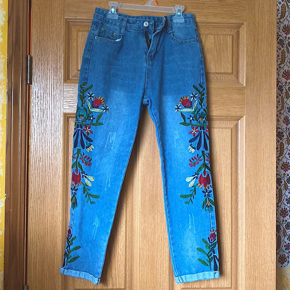 Embroidered Floral Mom Jeans - Fits like size 0 or possible 14-16 youth